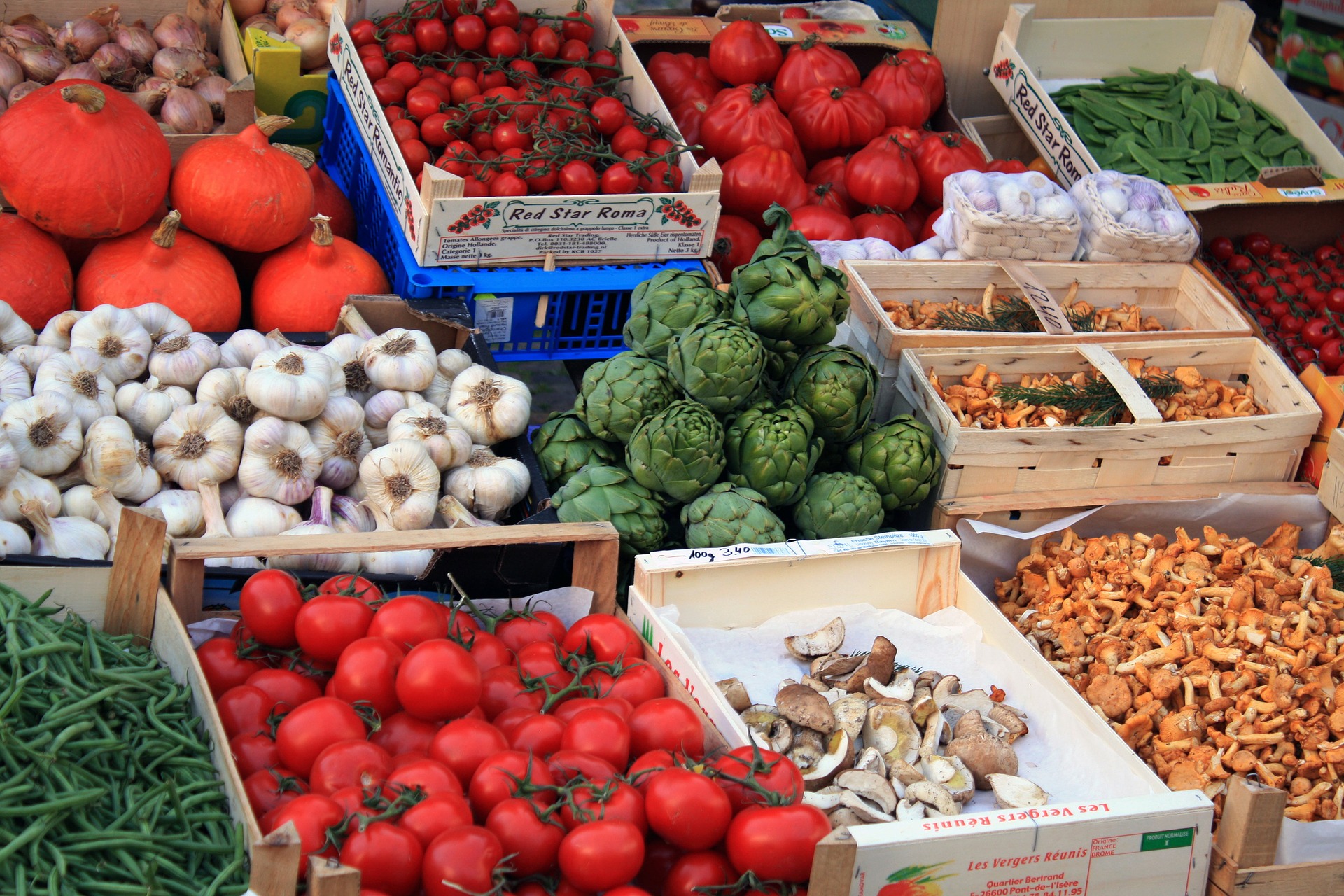Ein Foto von einem Obst und Gemüse-Stand
